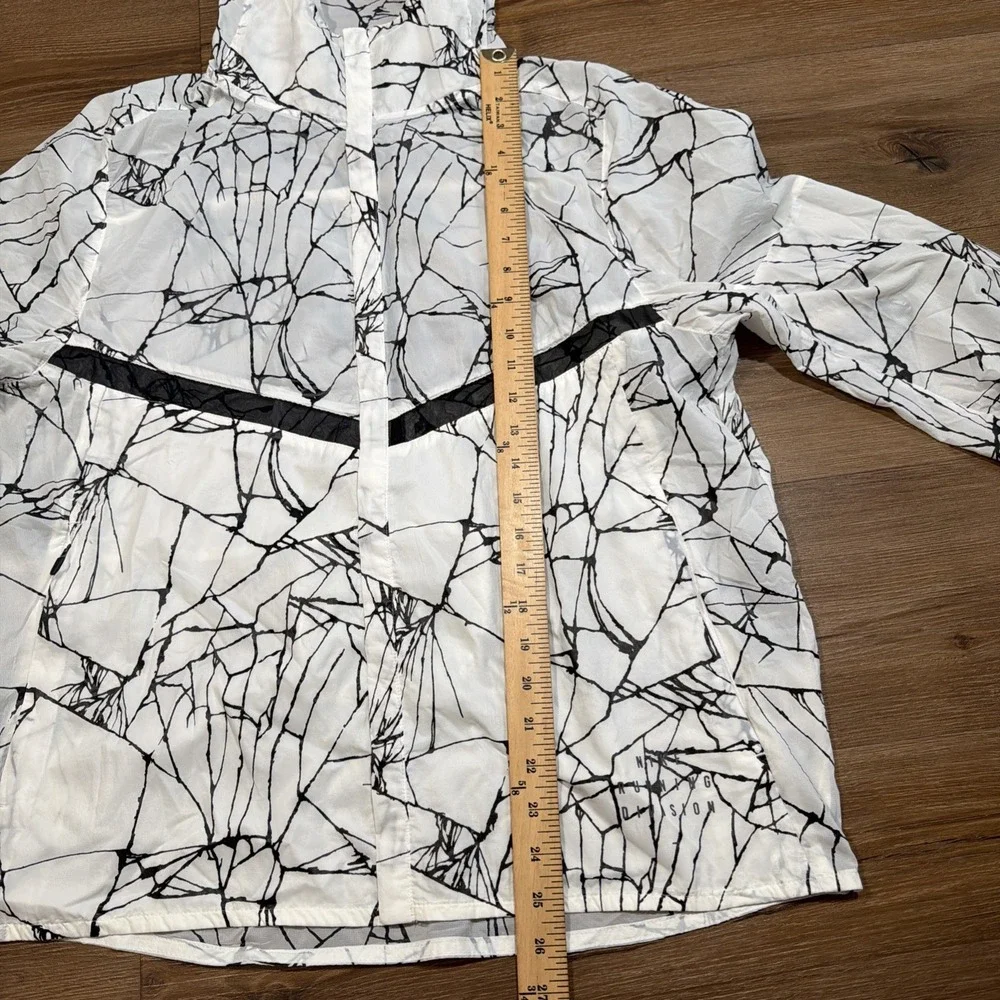 Nike Mens LARGE Run Division Pinnacle Running Jacket DA1286-100 White Black Mesh